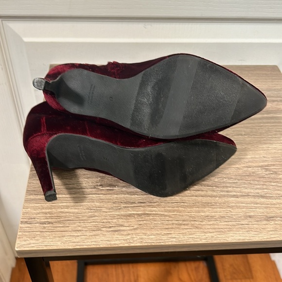 OLD NAVY MARION WINE COLOUR VELOUR POINTY TOE HIGH HEELS BOOTIE SIZE 8 - Picture 9 of 11